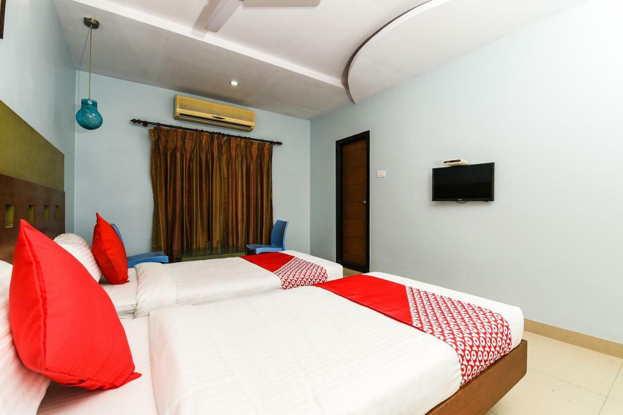 Hotel Balaji Grand Kākināda Exteriér fotografie