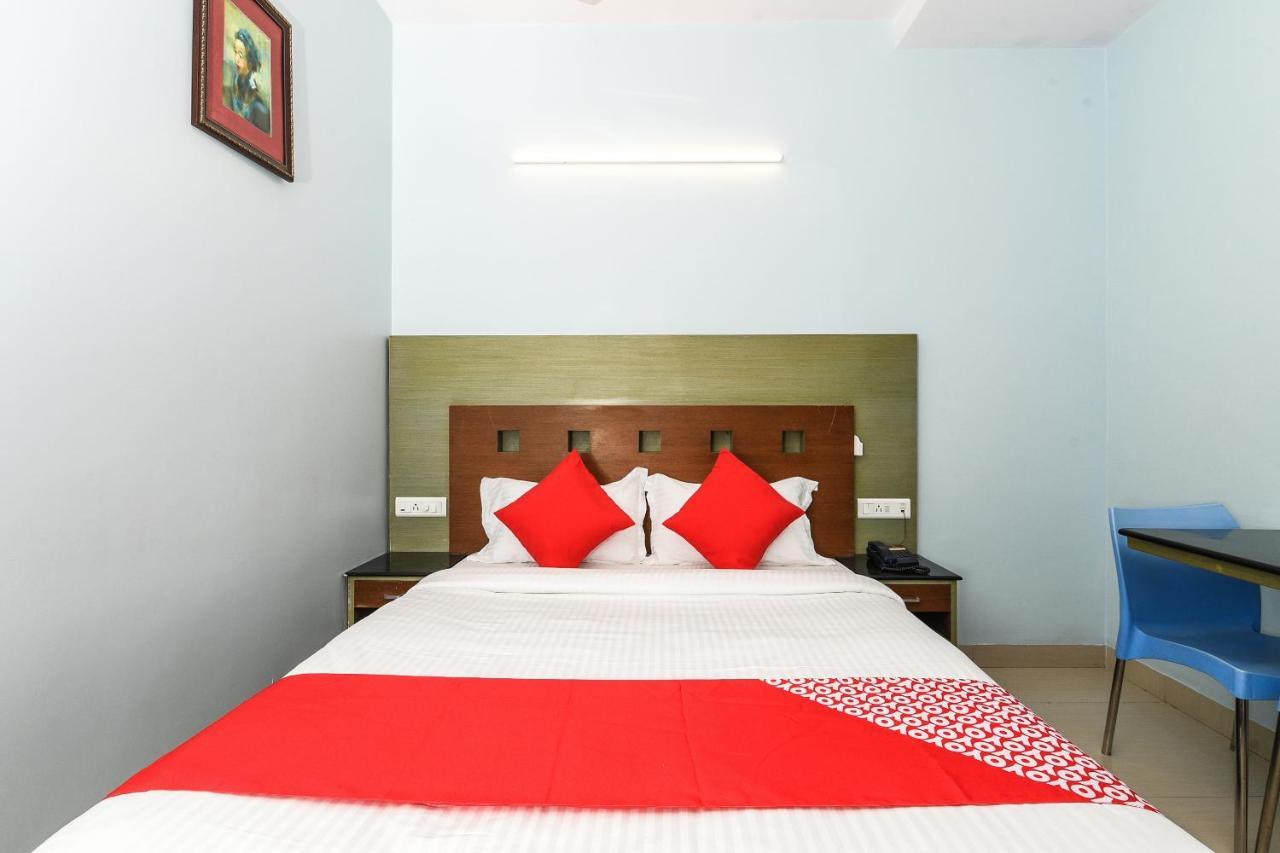 Hotel Balaji Grand Kākināda Exteriér fotografie