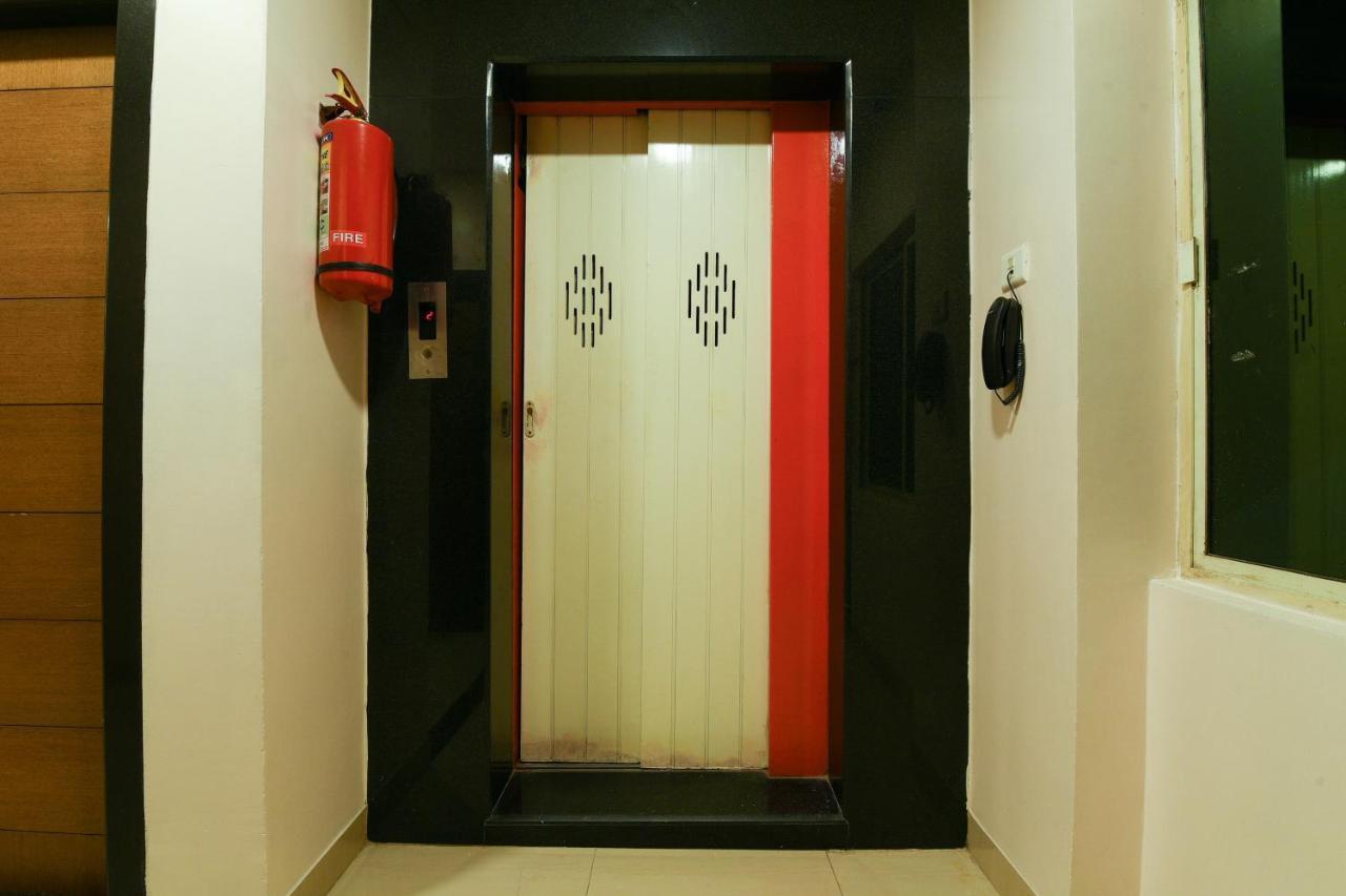 Hotel Balaji Grand Kākināda Exteriér fotografie