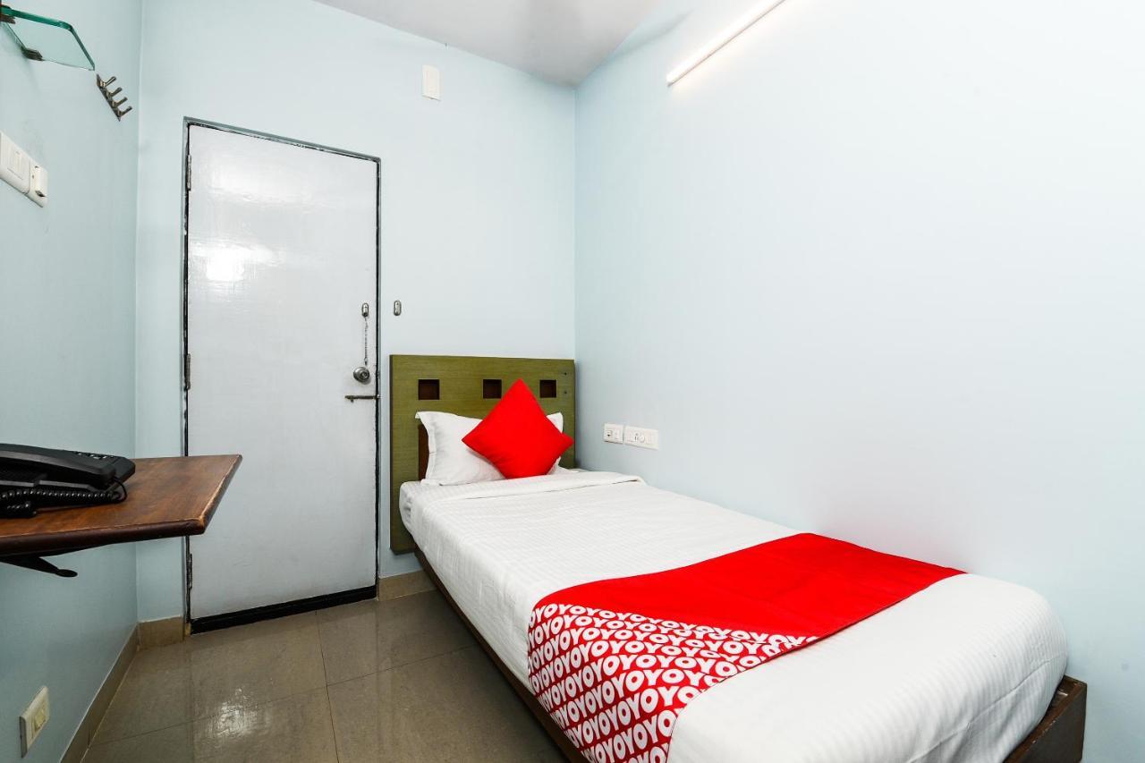 Hotel Balaji Grand Kākināda Exteriér fotografie